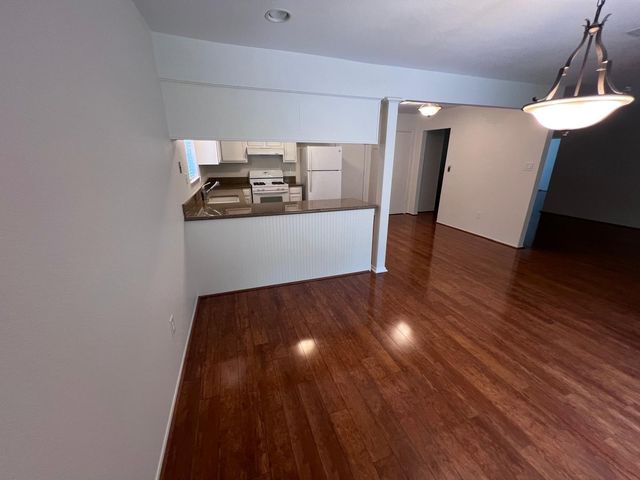 21 N Waxberry Road, The Woodlands, TX 77381