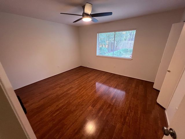 21 N Waxberry Road, The Woodlands, TX 77381