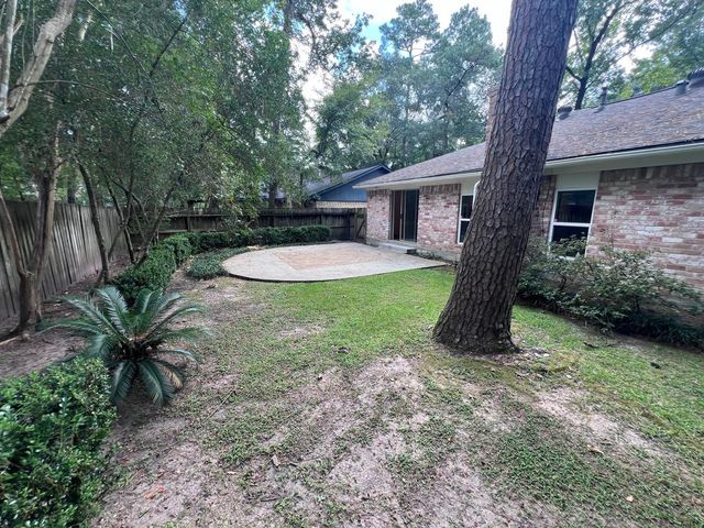 21 N Waxberry Road, The Woodlands, TX 77381