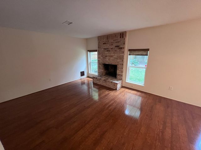 21 N Waxberry Road, The Woodlands, TX 77381