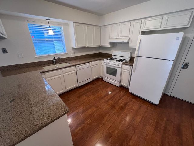 21 N Waxberry Road, The Woodlands, TX 77381