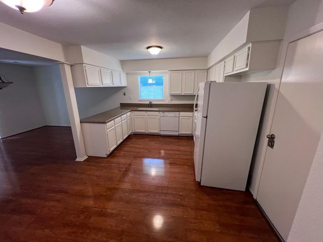 21 N Waxberry Road, The Woodlands, TX 77381