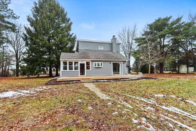 W6011 Mariner Hills TRAIL, Elkhorn, WI 53121