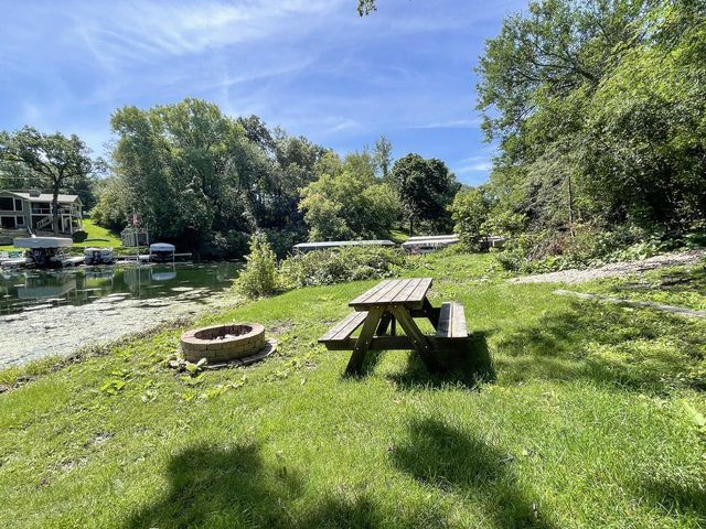 W6011 Mariner Hills TRAIL, Elkhorn, WI 53121