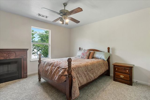 1106 Primrose Drive, Sanger, TX 76266