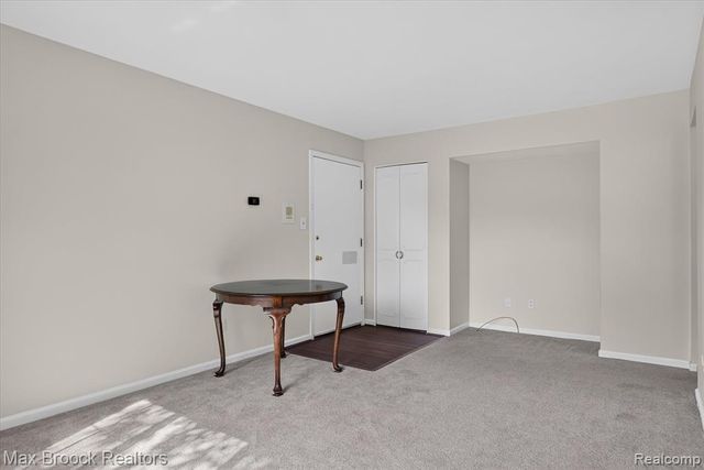 100 W Hickory Grove Road C6, Bloomfield Hills, MI 48304