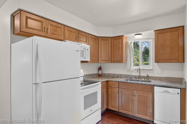 100 W Hickory Grove Road C6, Bloomfield Hills, MI 48304
