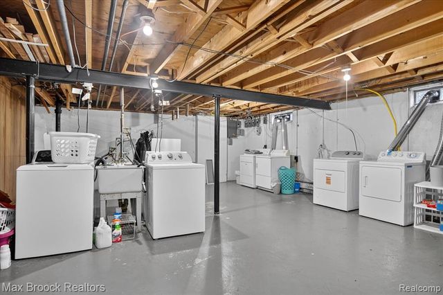 100 W Hickory Grove Road C6, Bloomfield Hills, MI 48304
