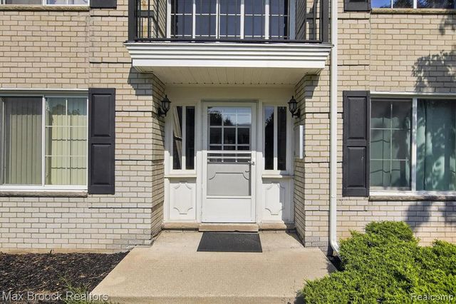 100 W Hickory Grove Road C6, Bloomfield Hills, MI 48304
