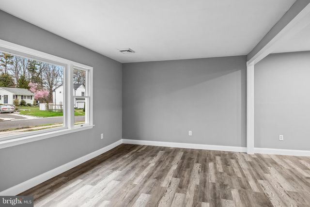 68 JANEWAY AVE, Moorestown, NJ 08057