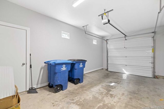 100 Jasper Ln, Kerrville, TX 78028