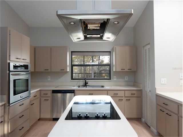 593 S MOON DRIVE, Venice, FL 34292