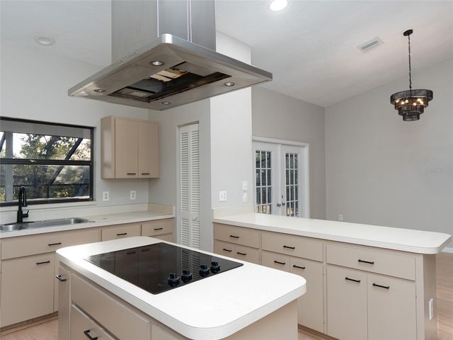 593 S MOON DRIVE, Venice, FL 34292