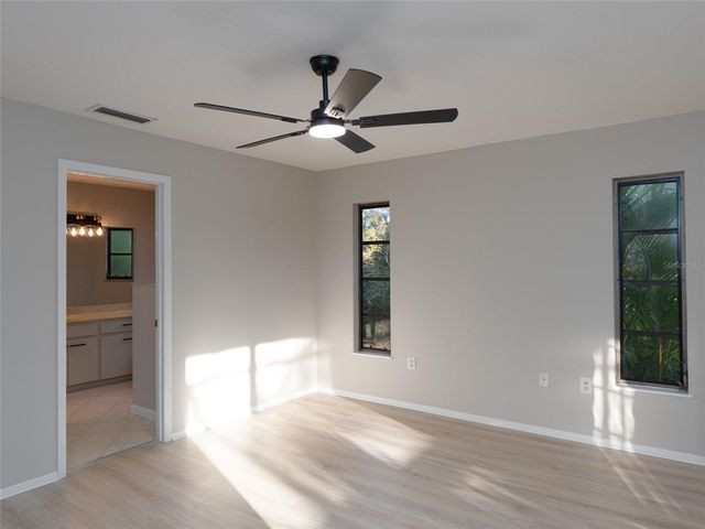 593 S MOON DRIVE, Venice, FL 34292