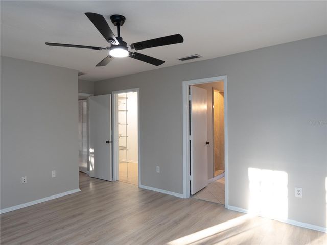 593 S MOON DRIVE, Venice, FL 34292