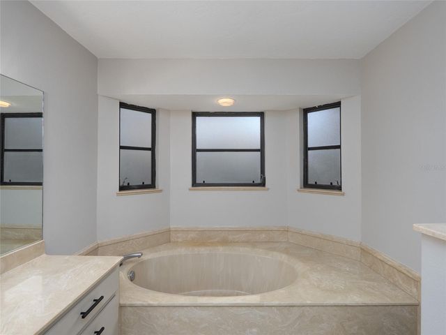 593 S MOON DRIVE, Venice, FL 34292