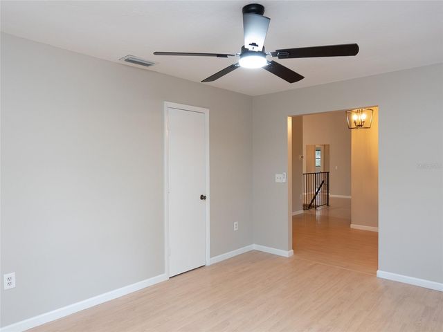 593 S MOON DRIVE, Venice, FL 34292