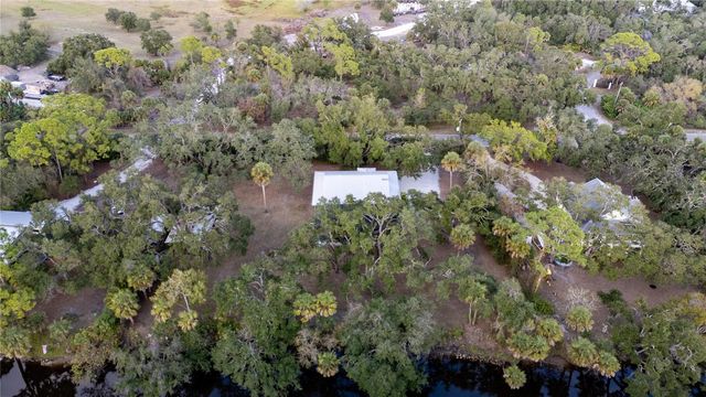 593 S MOON DRIVE, Venice, FL 34292