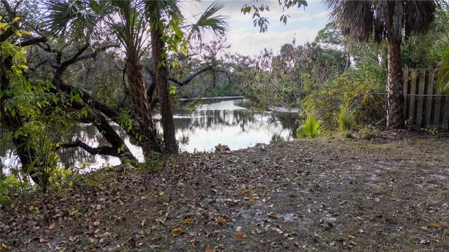 593 S MOON DRIVE, Venice, FL 34292