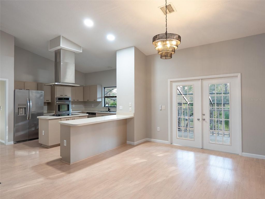 Image 13 of property listing at 593 S MOON DRIVE, Venice, FL 34292