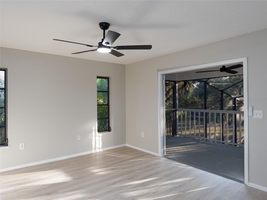 Image 21 of property listing at 593 S MOON DRIVE, Venice, FL 34292