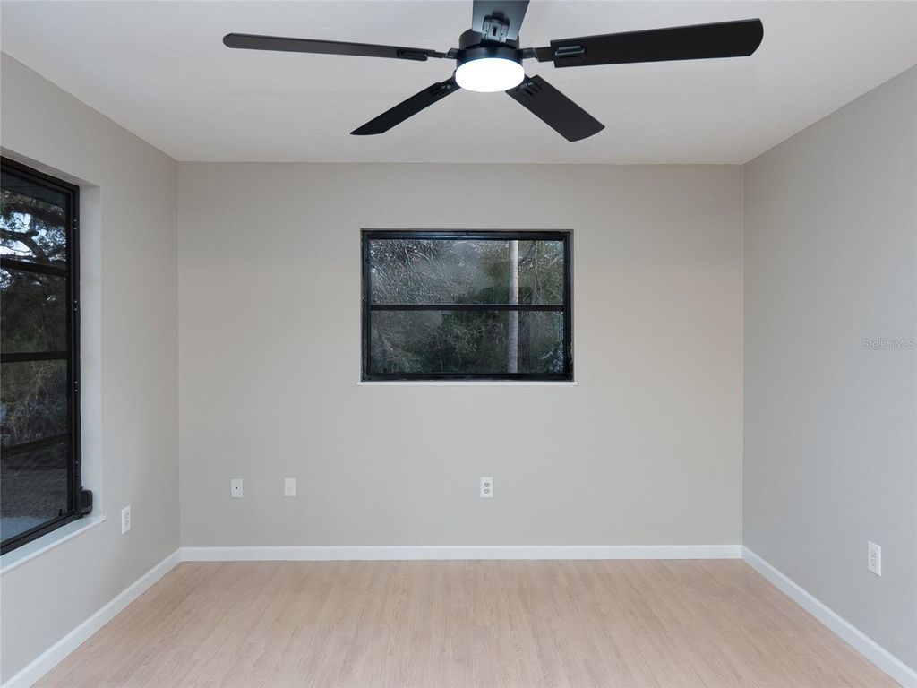 Image 37 of property listing at 593 S MOON DRIVE, Venice, FL 34292