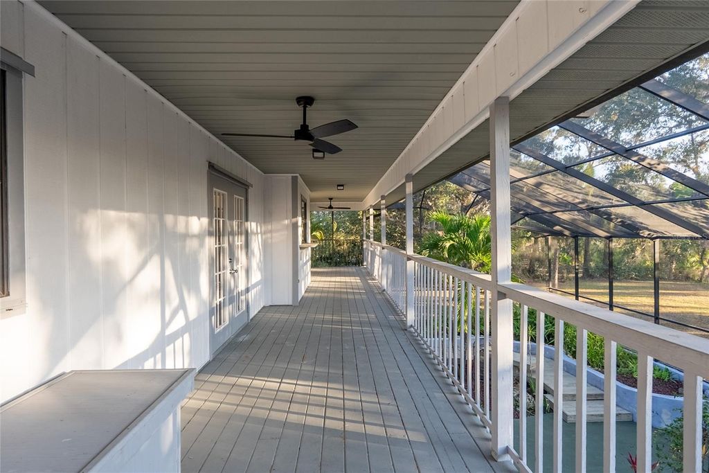 Image 41 of property listing at 593 S MOON DRIVE, Venice, FL 34292