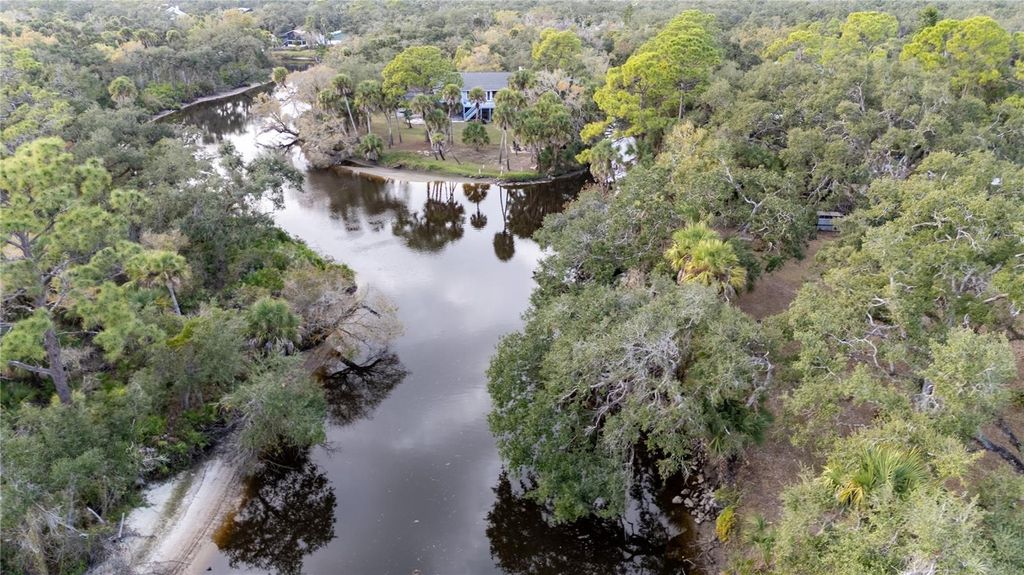 Image 57 of property listing at 593 S MOON DRIVE, Venice, FL 34292