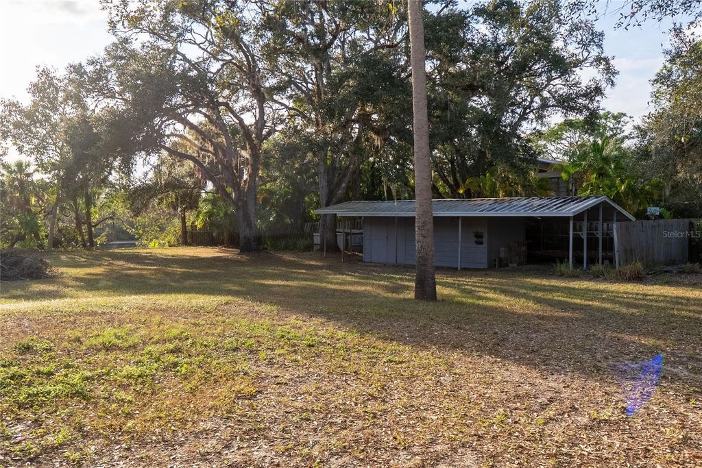 Image 66 of property listing at 593 S MOON DRIVE, Venice, FL 34292