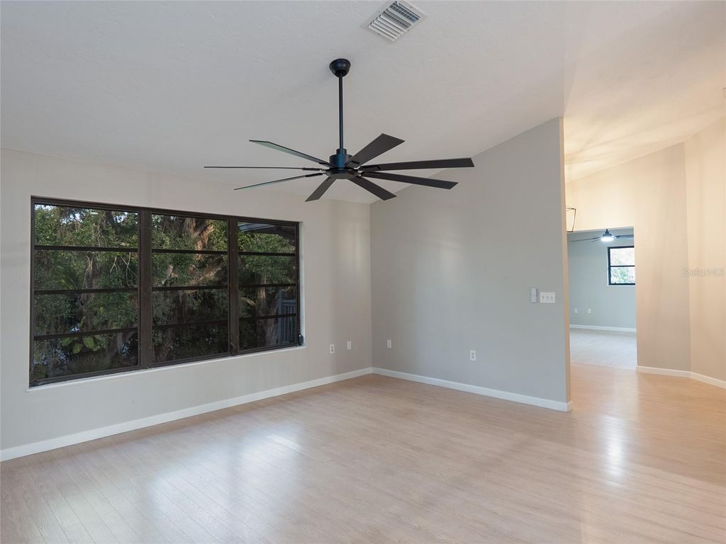 Image 10 of property listing at 593 S MOON DRIVE, Venice, FL 34292