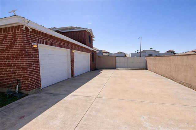 1605 Trinity Street, Mission, TX 78572