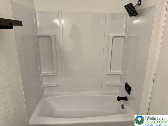 1818 East Susquehanna Street, Salisbury Twp, PA 18103