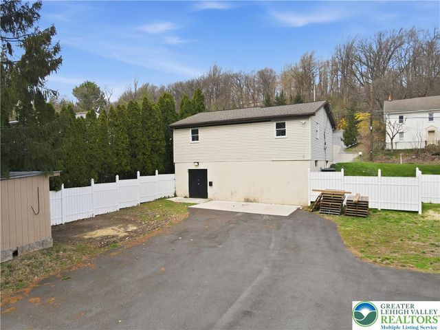 1818 East Susquehanna Street, Salisbury Twp, PA 18103