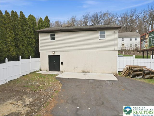 1818 East Susquehanna Street, Salisbury Twp, PA 18103