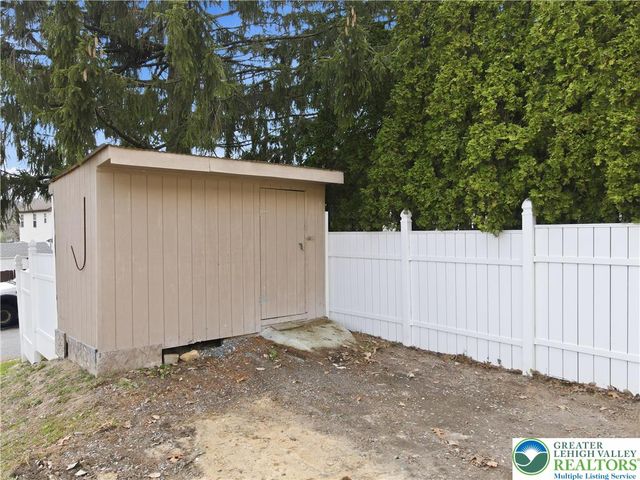1818 East Susquehanna Street, Salisbury Twp, PA 18103