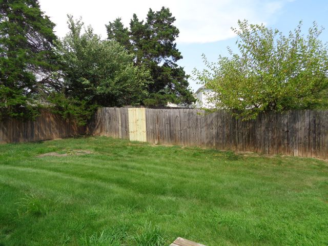 4008 MEADOW VIEW DR, Columbia, MO 65201