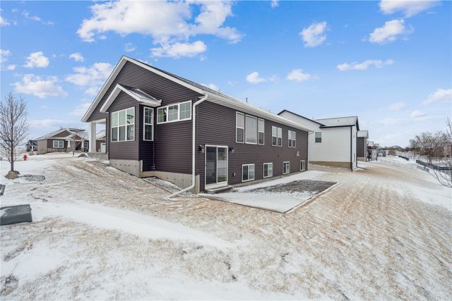 1625 Cottage Ridge Drive, Marion, IA 52302