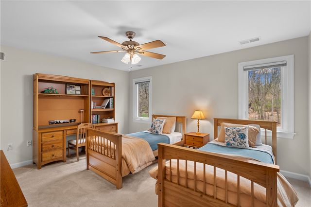 189 Wedgewood Dr, Richland, PA 15044