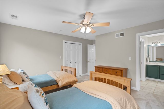 189 Wedgewood Dr, Richland, PA 15044