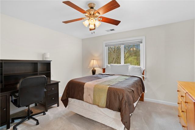 189 Wedgewood Dr, Richland, PA 15044