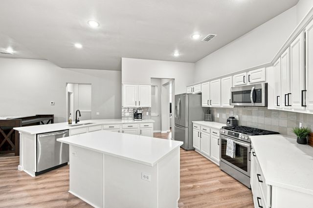 711 Coal Creek Drive, Mansfield, TX 76063