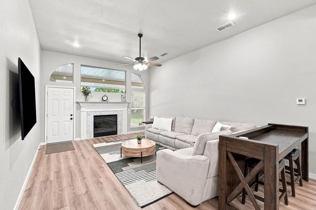 711 Coal Creek Drive, Mansfield, TX 76063