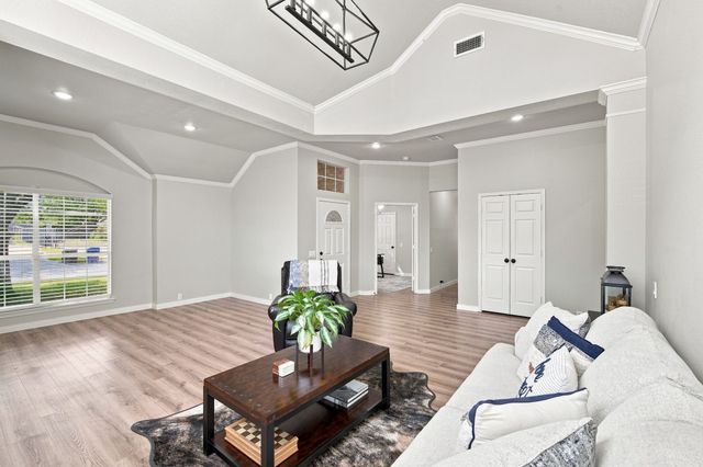 711 Coal Creek Drive, Mansfield, TX 76063