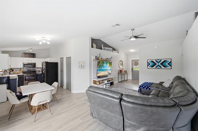5635 Lake George Place, Lake Worth, FL 33463