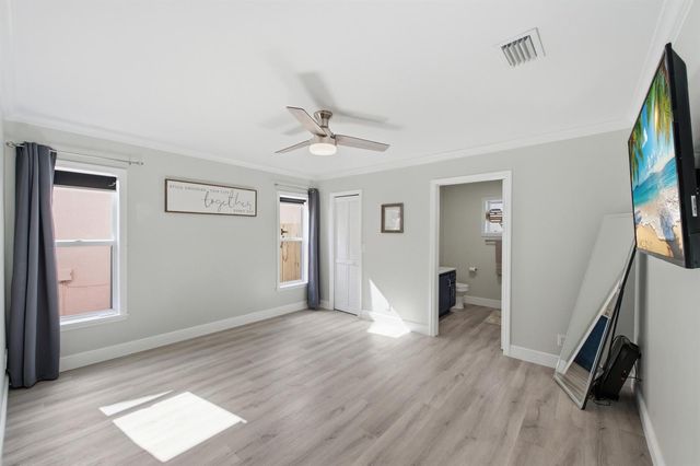 5635 Lake George Place, Lake Worth, FL 33463