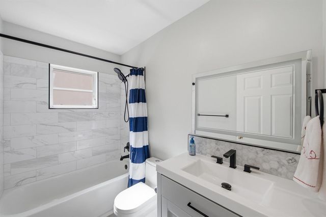 5635 Lake George Place, Lake Worth, FL 33463