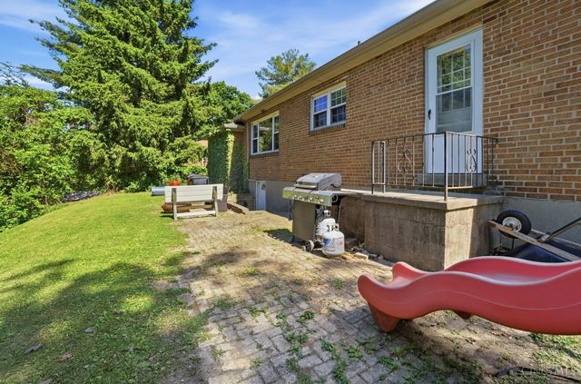 1525 Westview Court, Reading, OH 45215