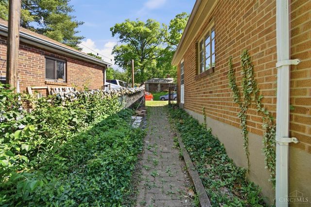 1525 Westview Court, Reading, OH 45215
