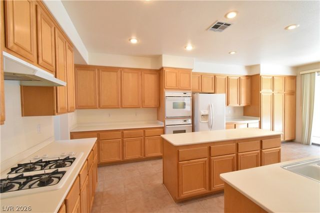 9243 Snow Flower Avenue, Las Vegas, NV 89147