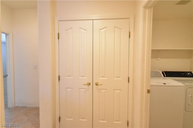 9243 Snow Flower Avenue, Las Vegas, NV 89147